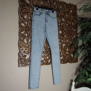 High Waisted/ Skinny White Washed Jeans | Size 25